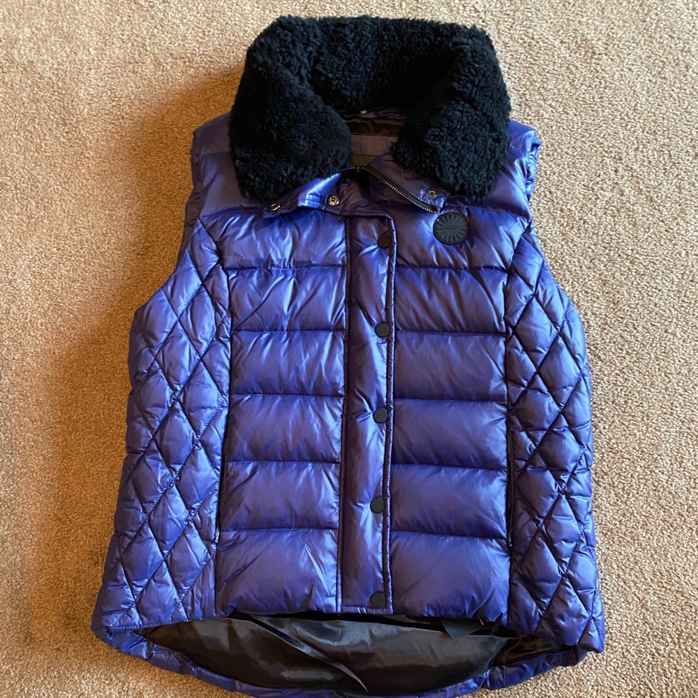 Ugg Purple Puffer Down Vest with Fuzzy Collar Sz.L